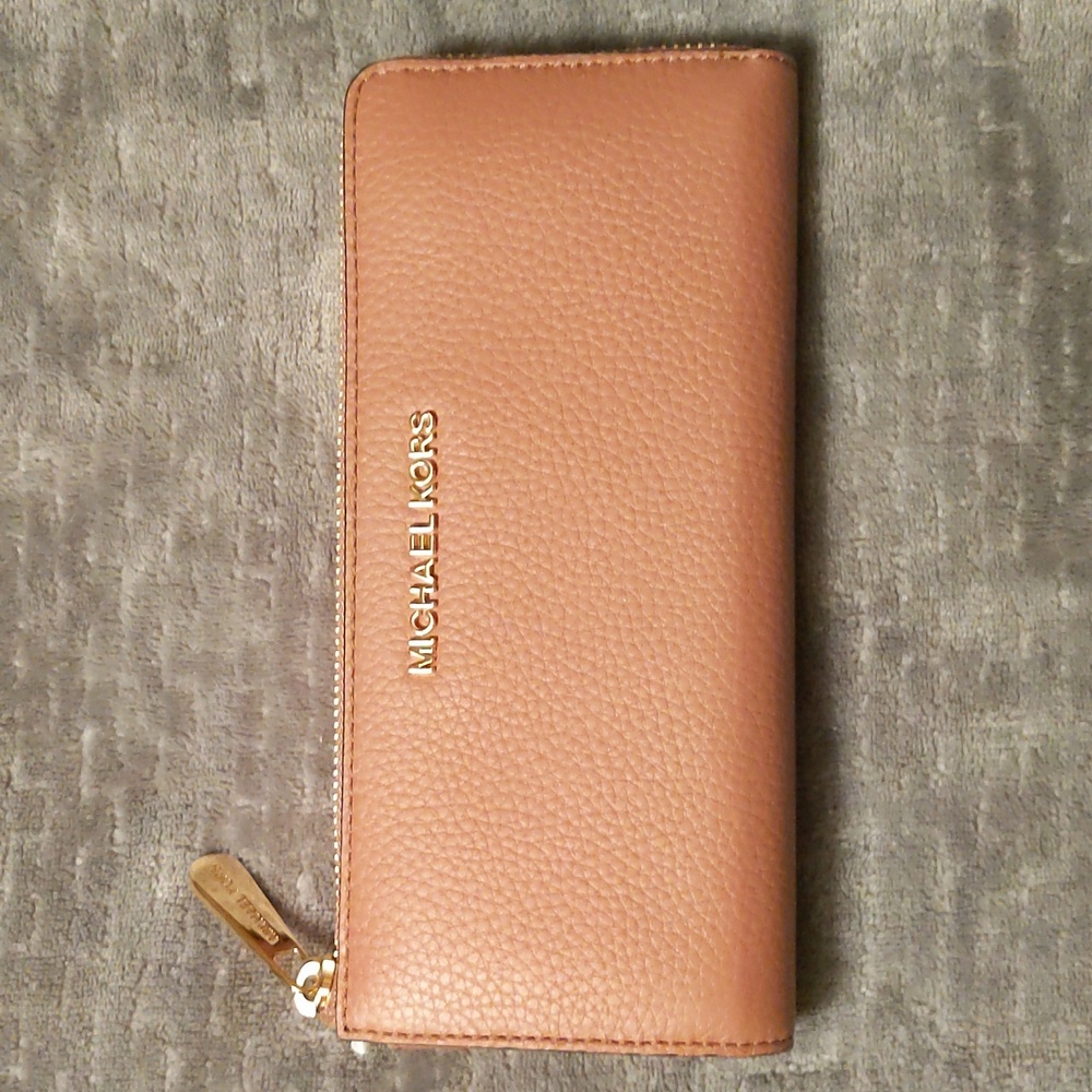 NWOT Michael Kors Blush Wallet